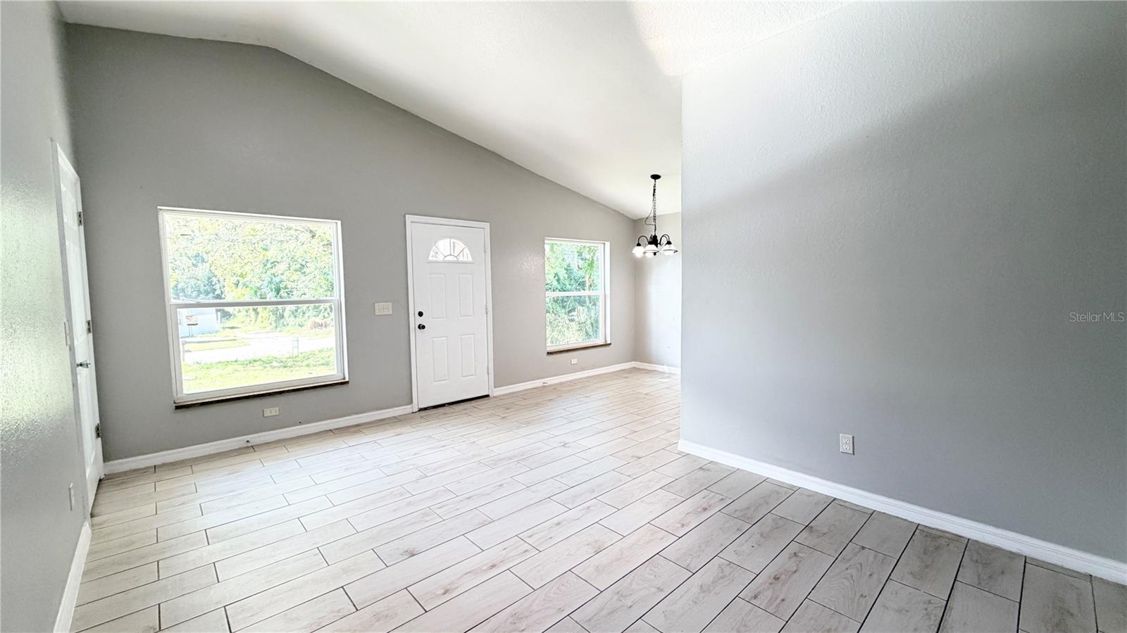 11 E ELLA J GILMORE ST, APOPKA, FL, 32703
