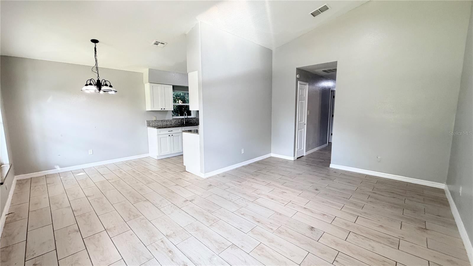 11 E ELLA J GILMORE ST, APOPKA, FL, 32703