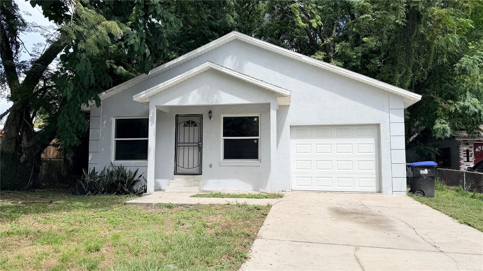 11 E ELLA J GILMORE ST, APOPKA, FL, 32703