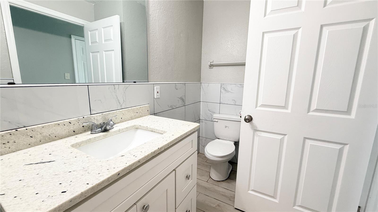 11 E ELLA J GILMORE ST, APOPKA, FL, 32703