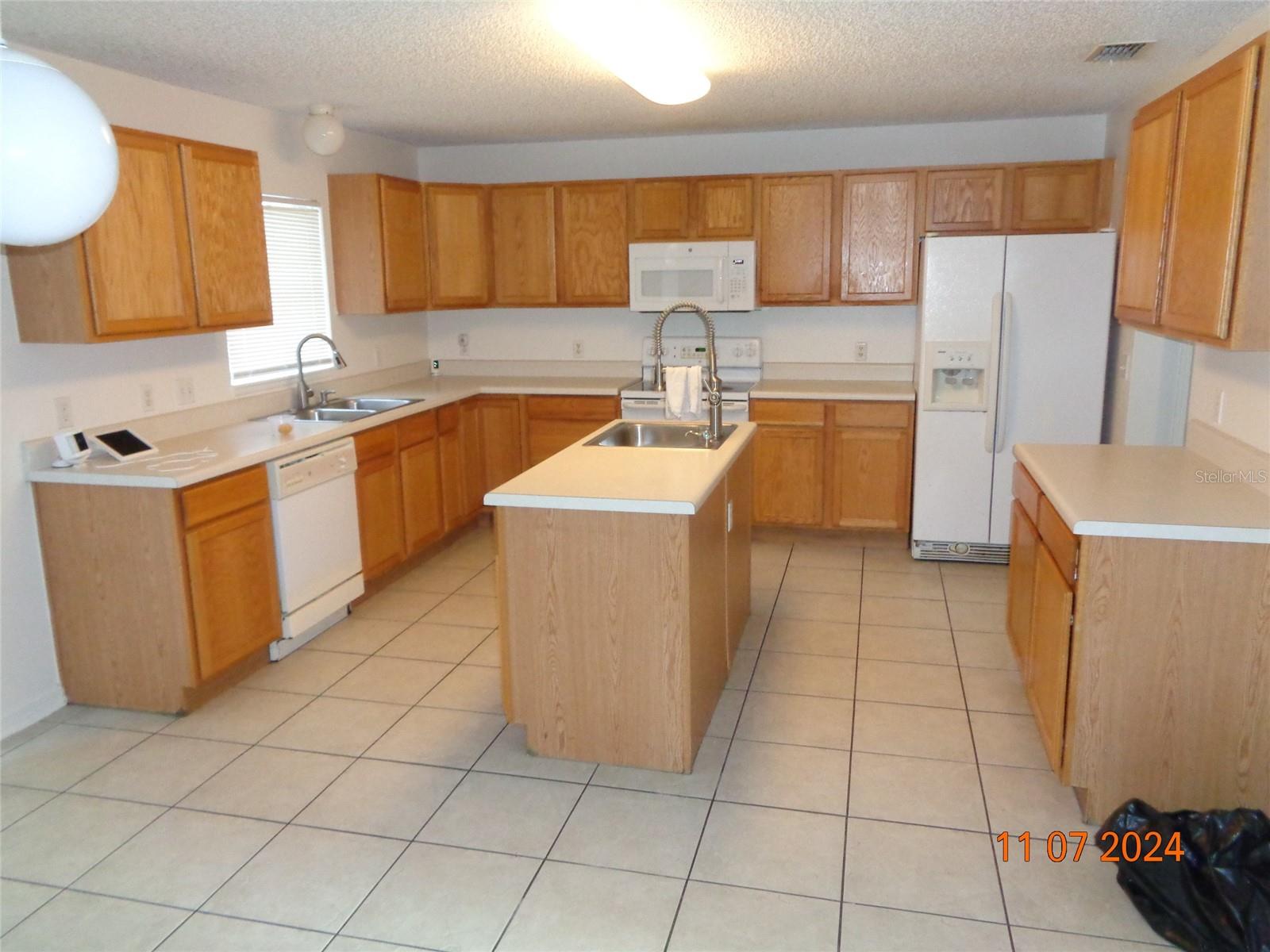 1914 LYNN RIVER DR, DELTONA, FL, 32738