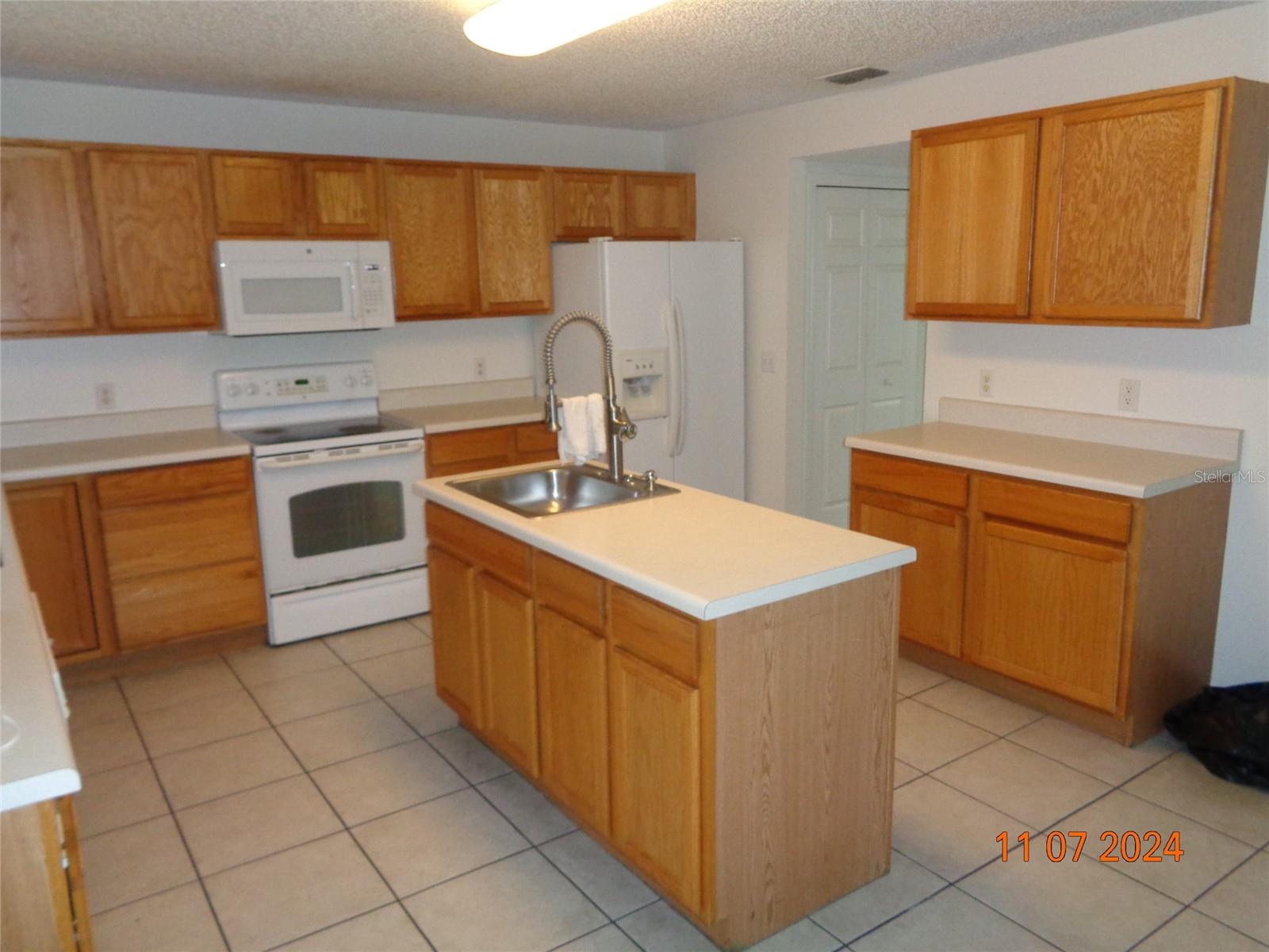 1914 LYNN RIVER DR, DELTONA, FL, 32738