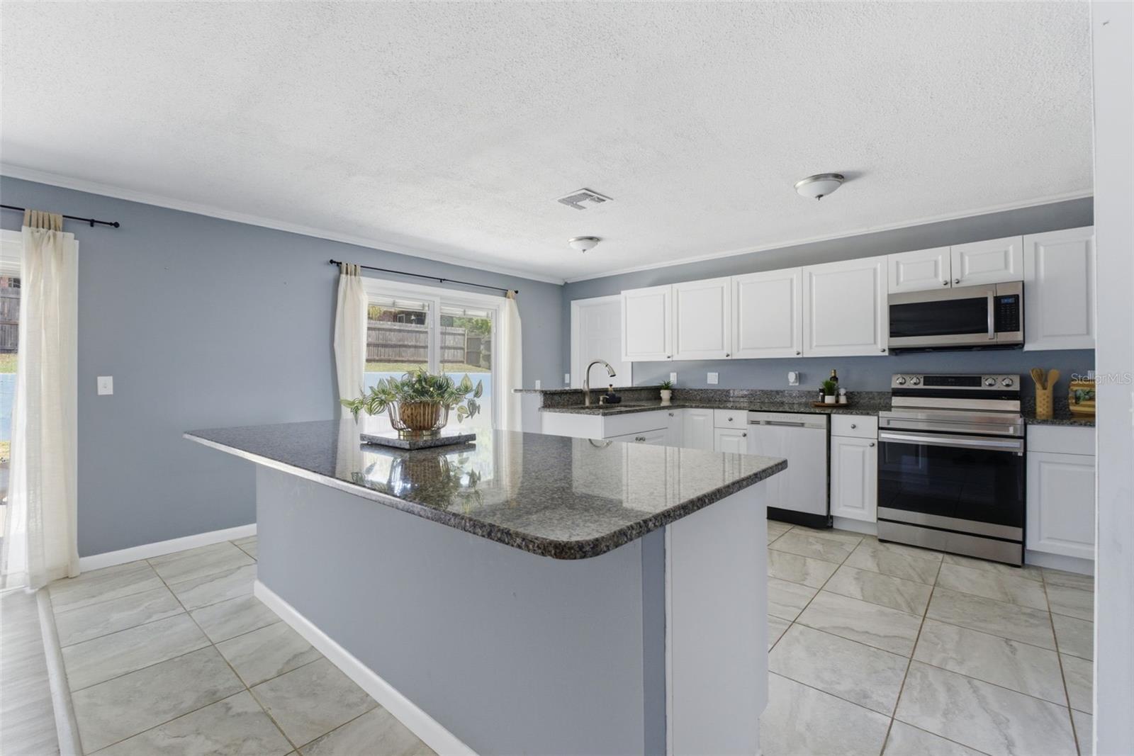 1316 LAKE ARIANA BLVD, AUBURNDALE, FL, 33823