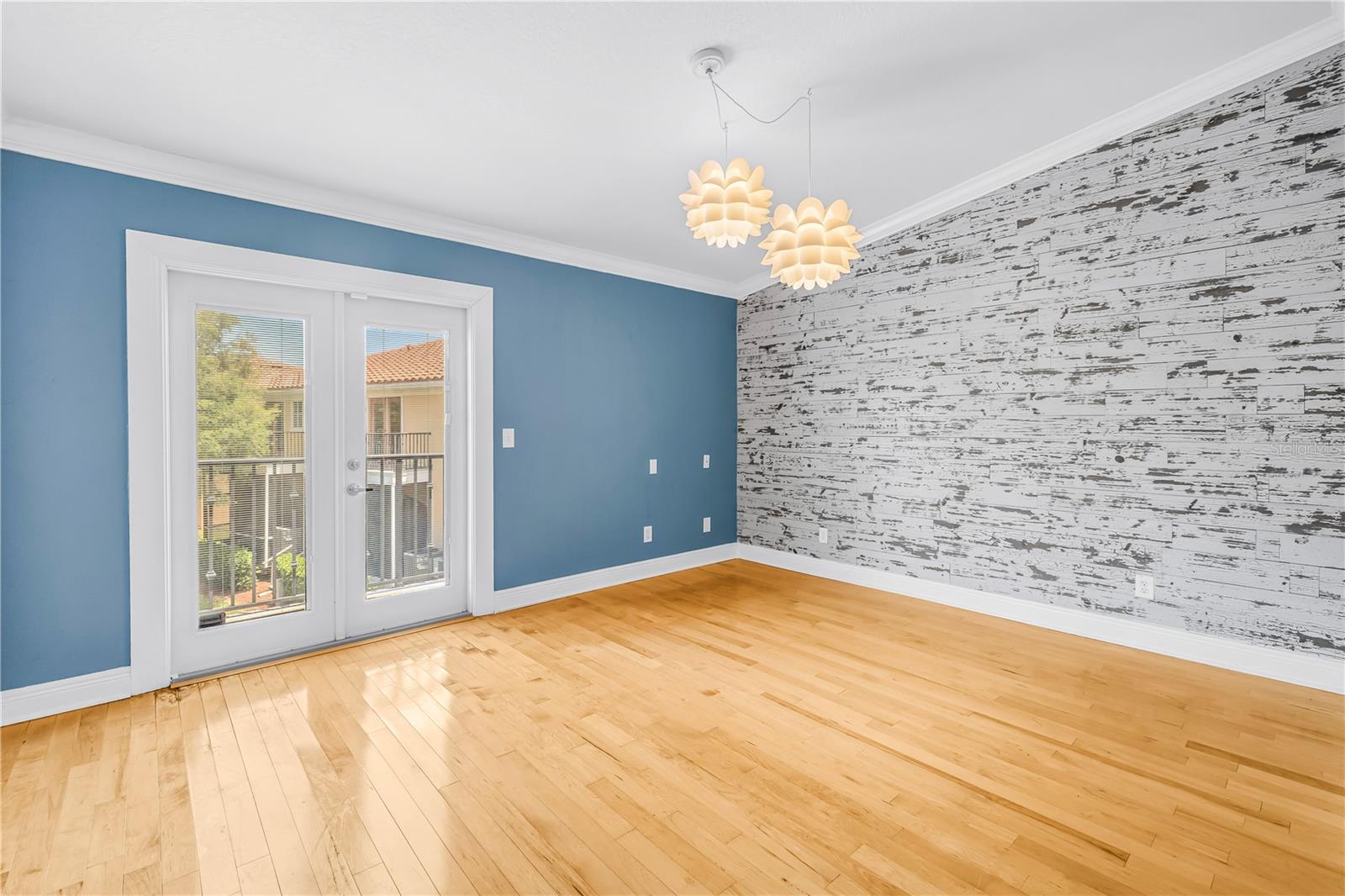 409 BARCELONA DR, ST PETERSBURG, FL, 33716