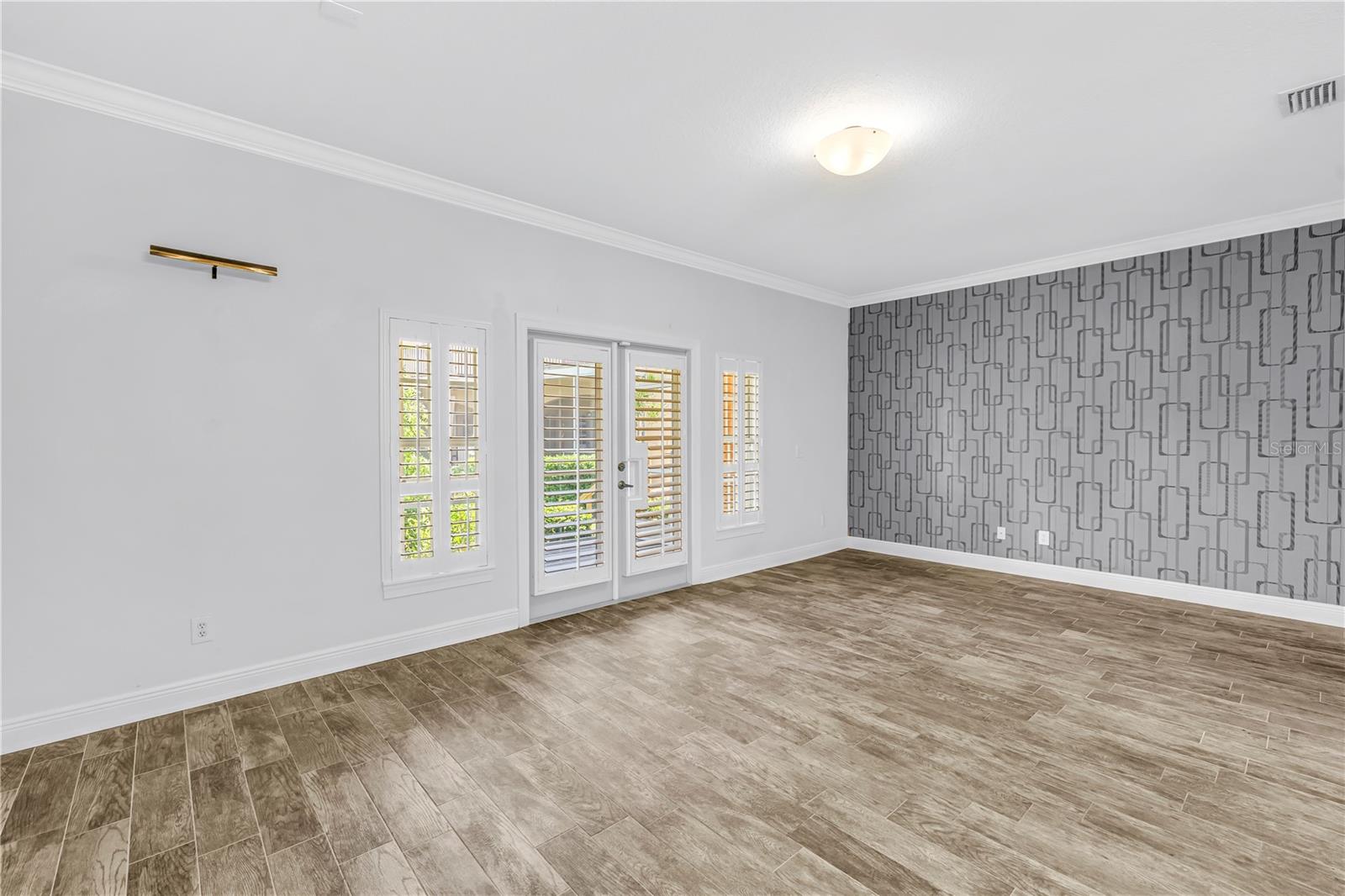 409 BARCELONA DR, ST PETERSBURG, FL, 33716