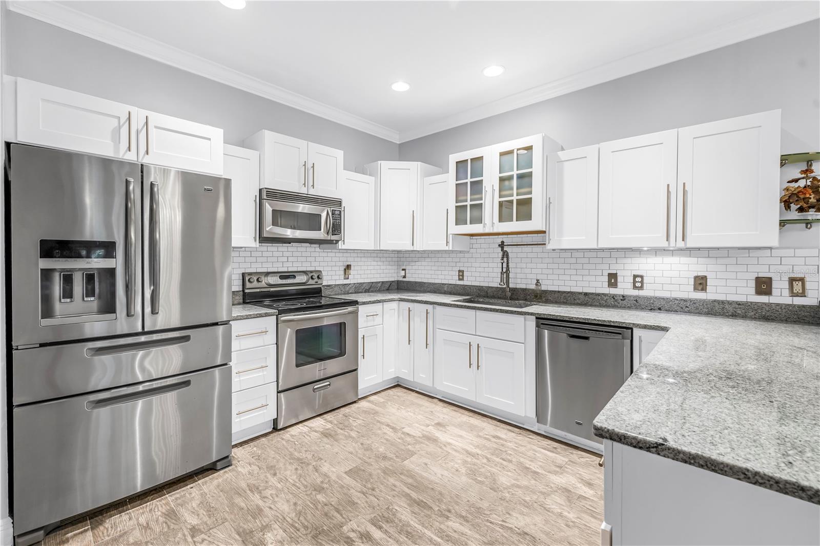 409 BARCELONA DR, ST PETERSBURG, FL, 33716