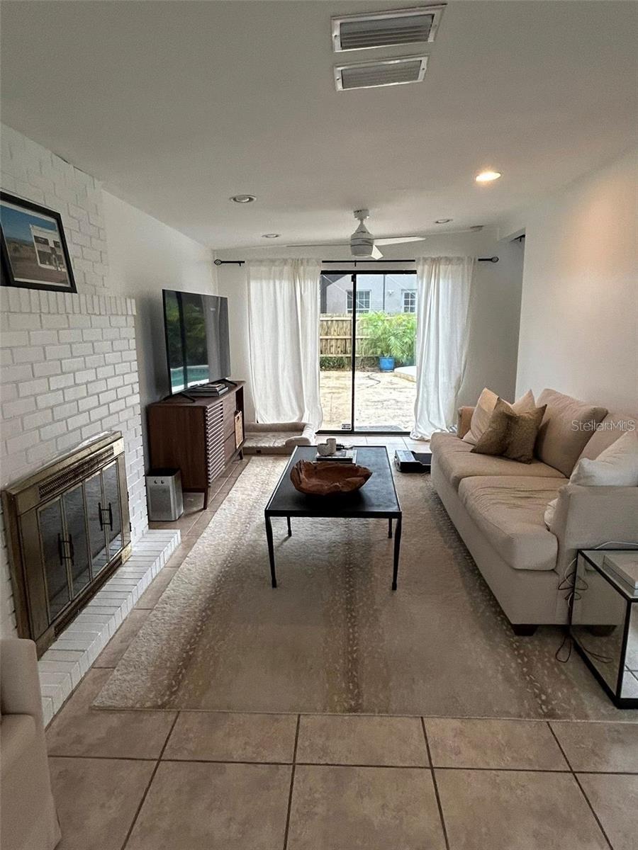 3214 W COACHMAN AVE, TAMPA, FL, 33611