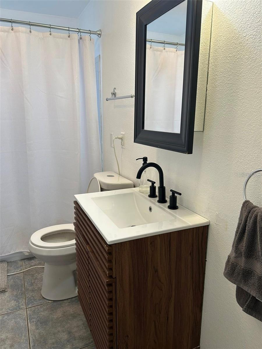 3214 W COACHMAN AVE, TAMPA, FL, 33611