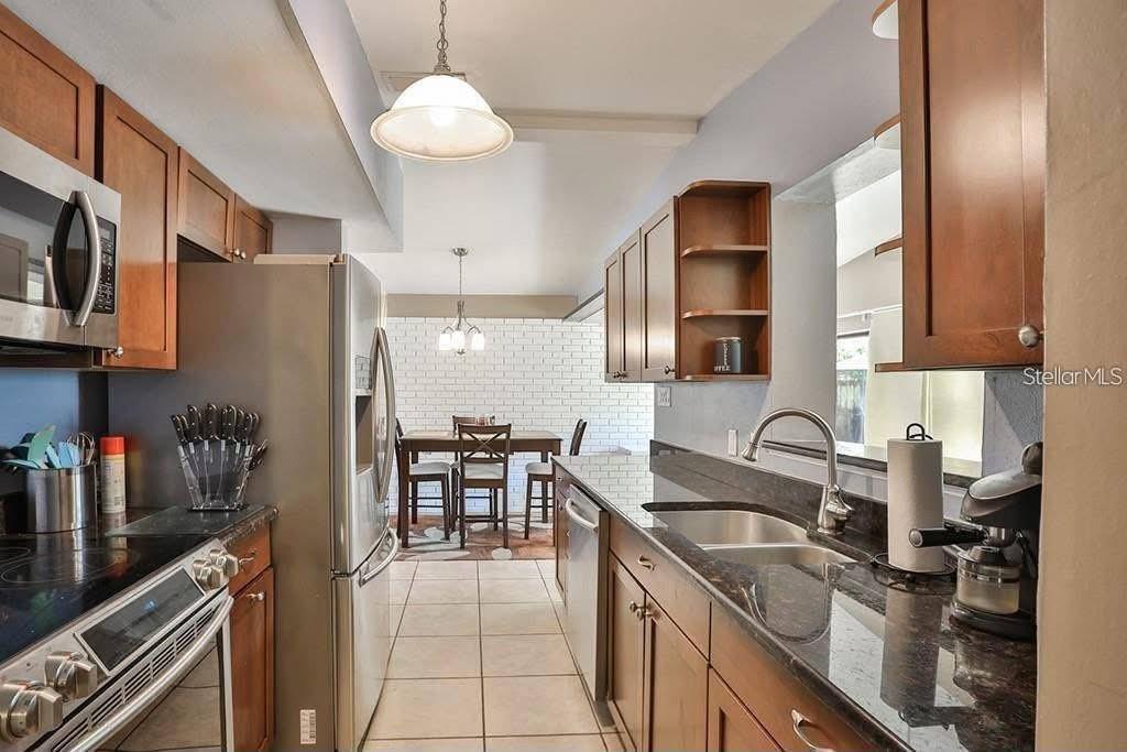 3214 W COACHMAN AVE, TAMPA, FL, 33611