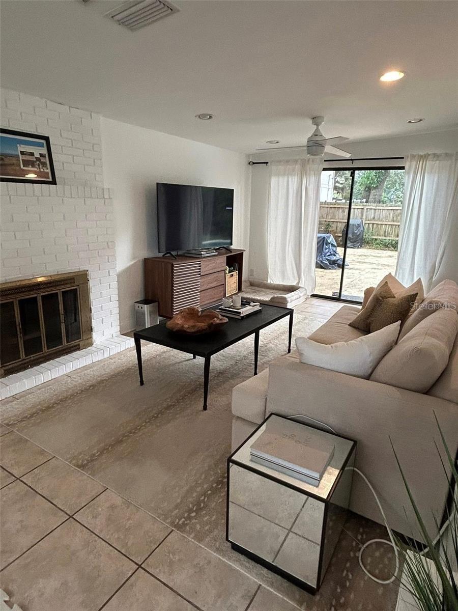 3214 W COACHMAN AVE, TAMPA, FL, 33611
