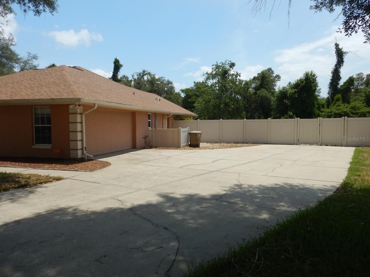 32905 INDIAN WOODS DR, LEESBURG, FL, 34788