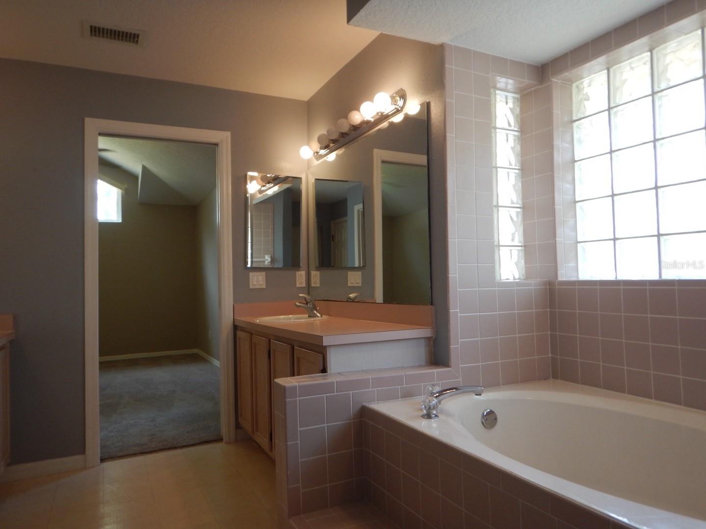 32905 INDIAN WOODS DR, LEESBURG, FL, 34788