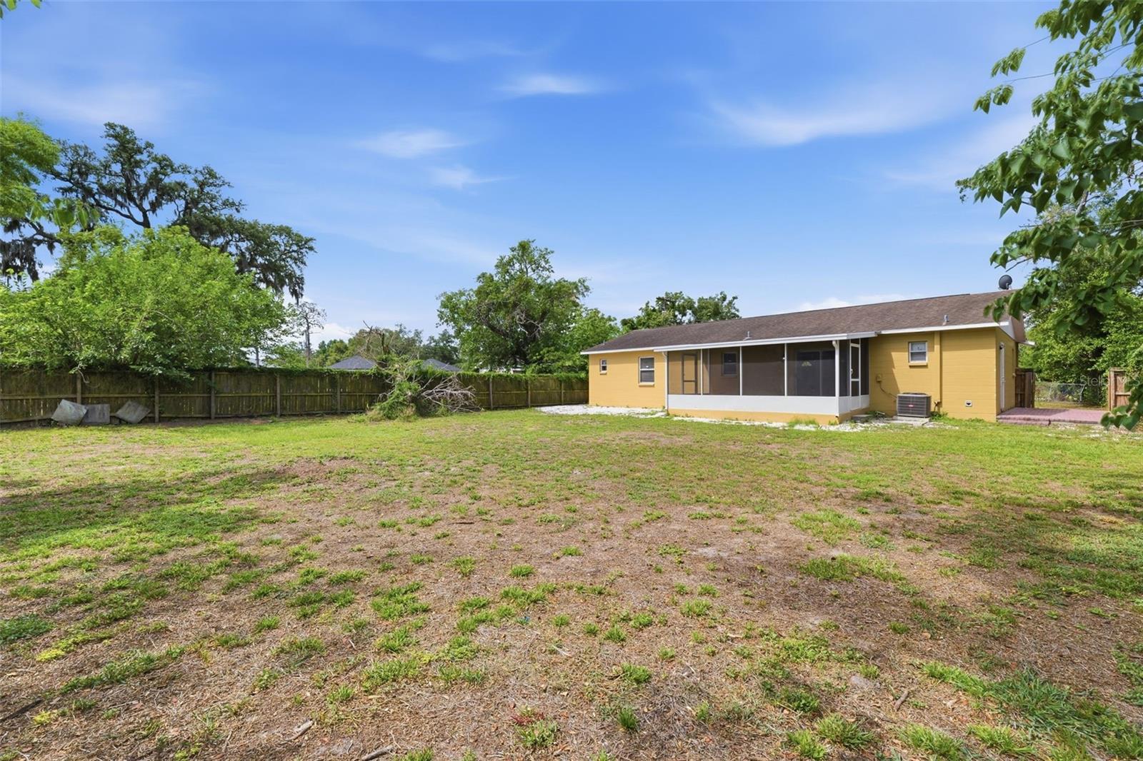 9707 N MARY AVE, TAMPA, FL, 33612