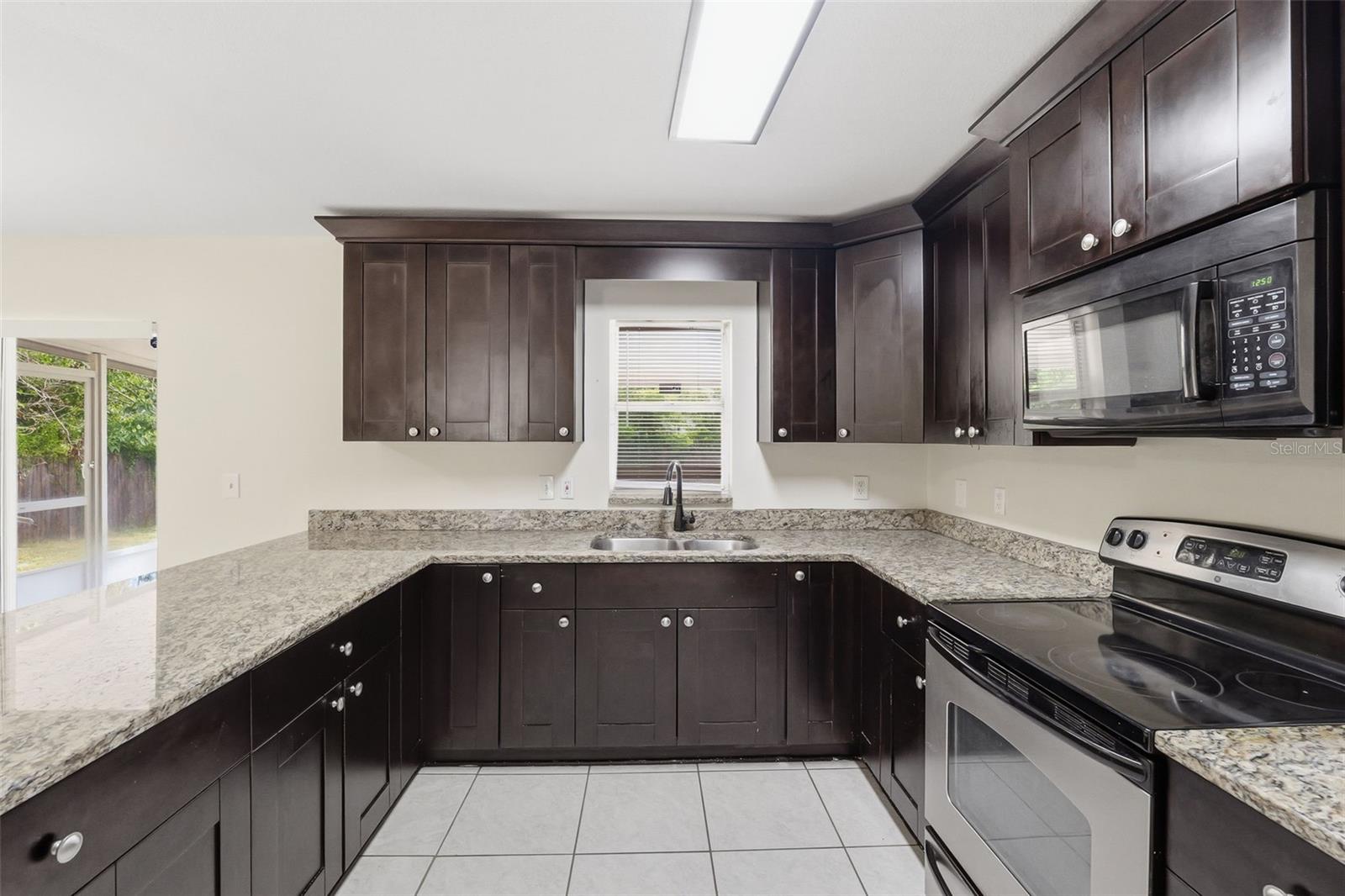 9707 N MARY AVE, TAMPA, FL, 33612