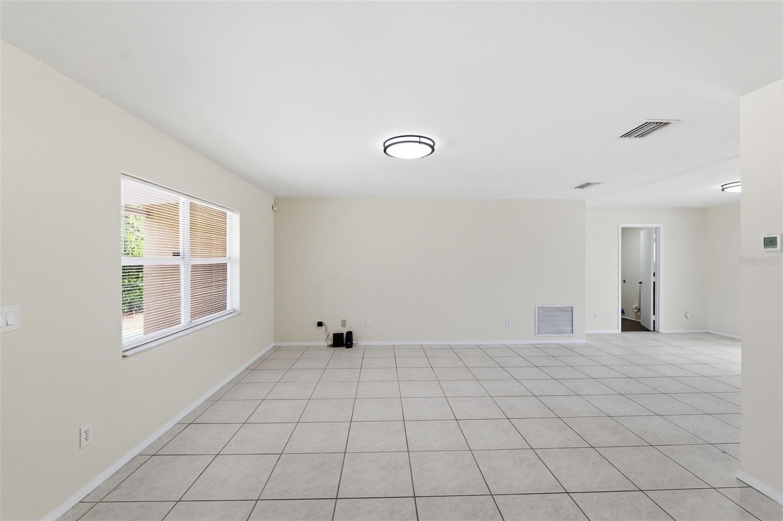 9707 N MARY AVE, TAMPA, FL, 33612