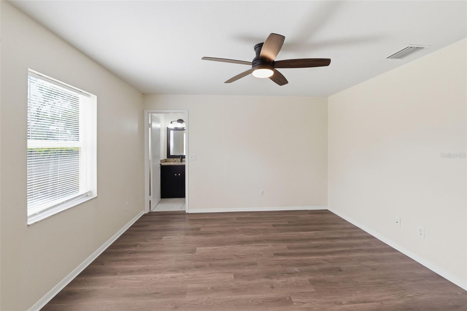 9707 N MARY AVE, TAMPA, FL, 33612