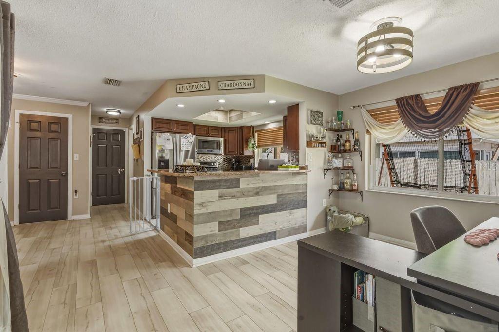 1387 S DISSTON AVE, TARPON SPRINGS, FL, 34689