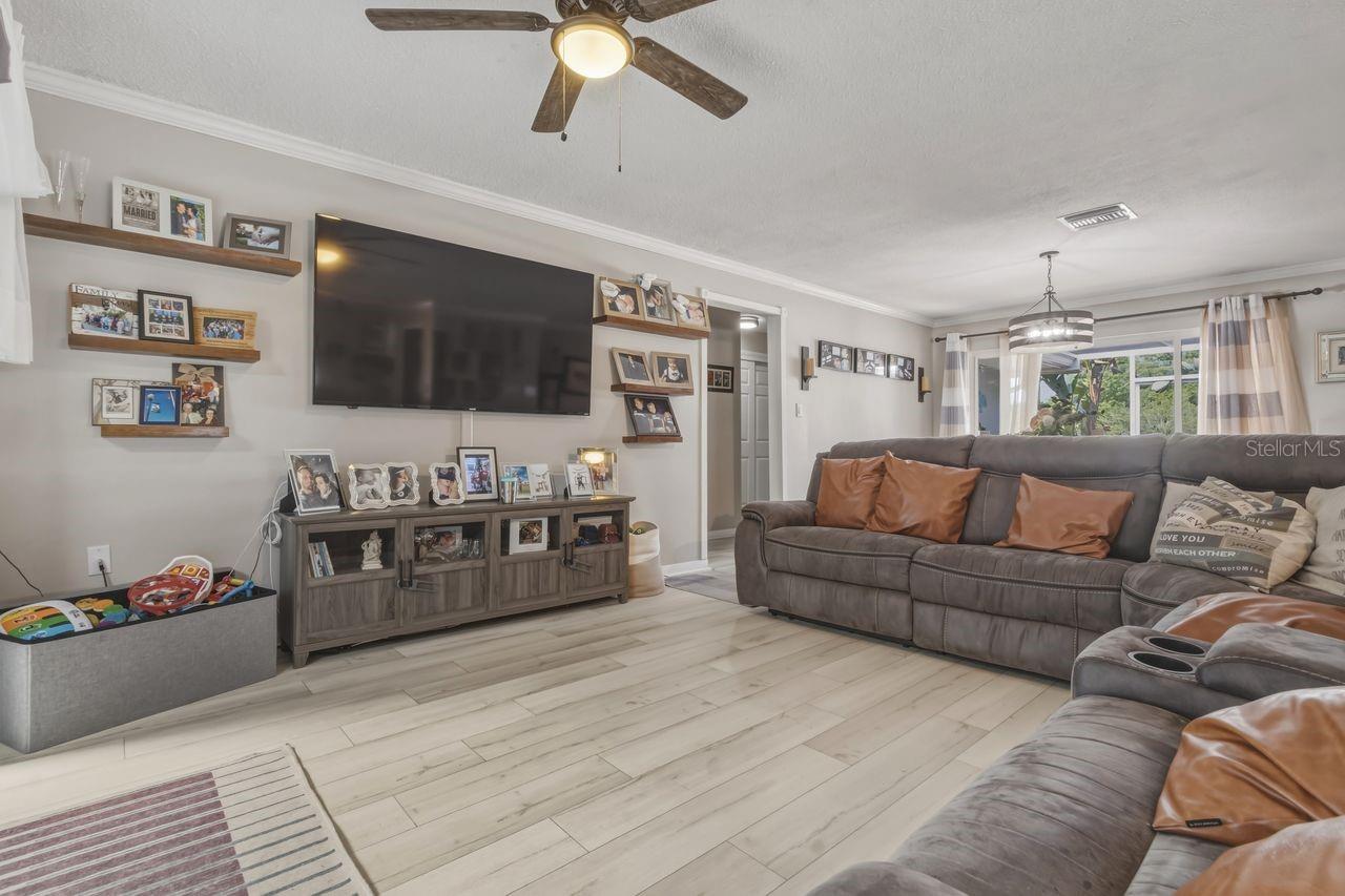 1387 S DISSTON AVE, TARPON SPRINGS, FL, 34689