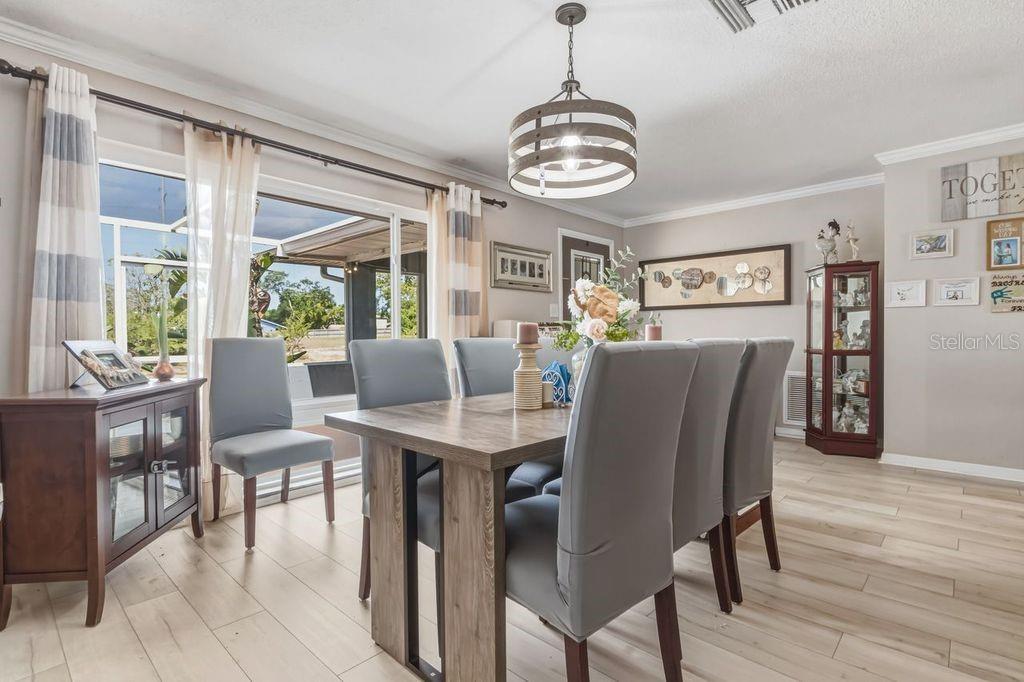 1387 S DISSTON AVE, TARPON SPRINGS, FL, 34689