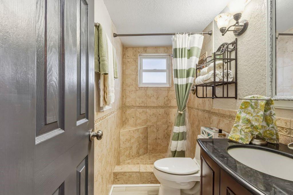 1387 S DISSTON AVE, TARPON SPRINGS, FL, 34689