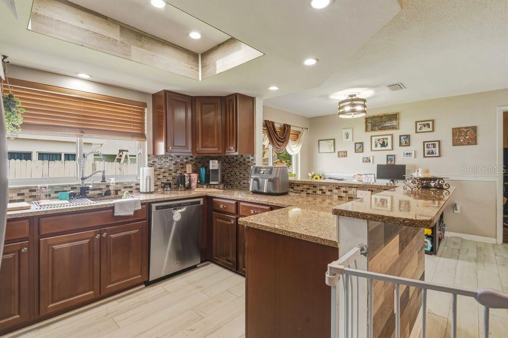 1387 S DISSTON AVE, TARPON SPRINGS, FL, 34689