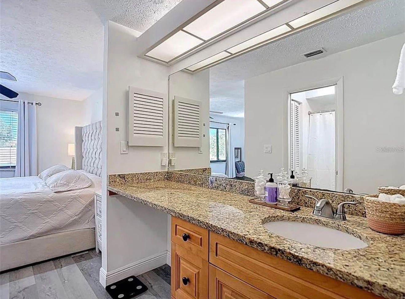 10131 LAKE OAK CIR, TAMPA, FL, 33624