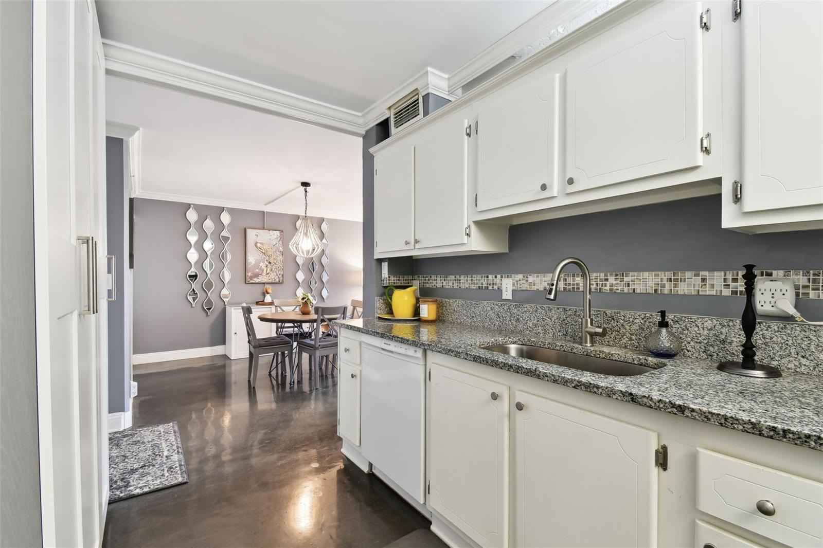 255 DOLPHIN PT #207, CLEARWATER BEACH, FL, 33767