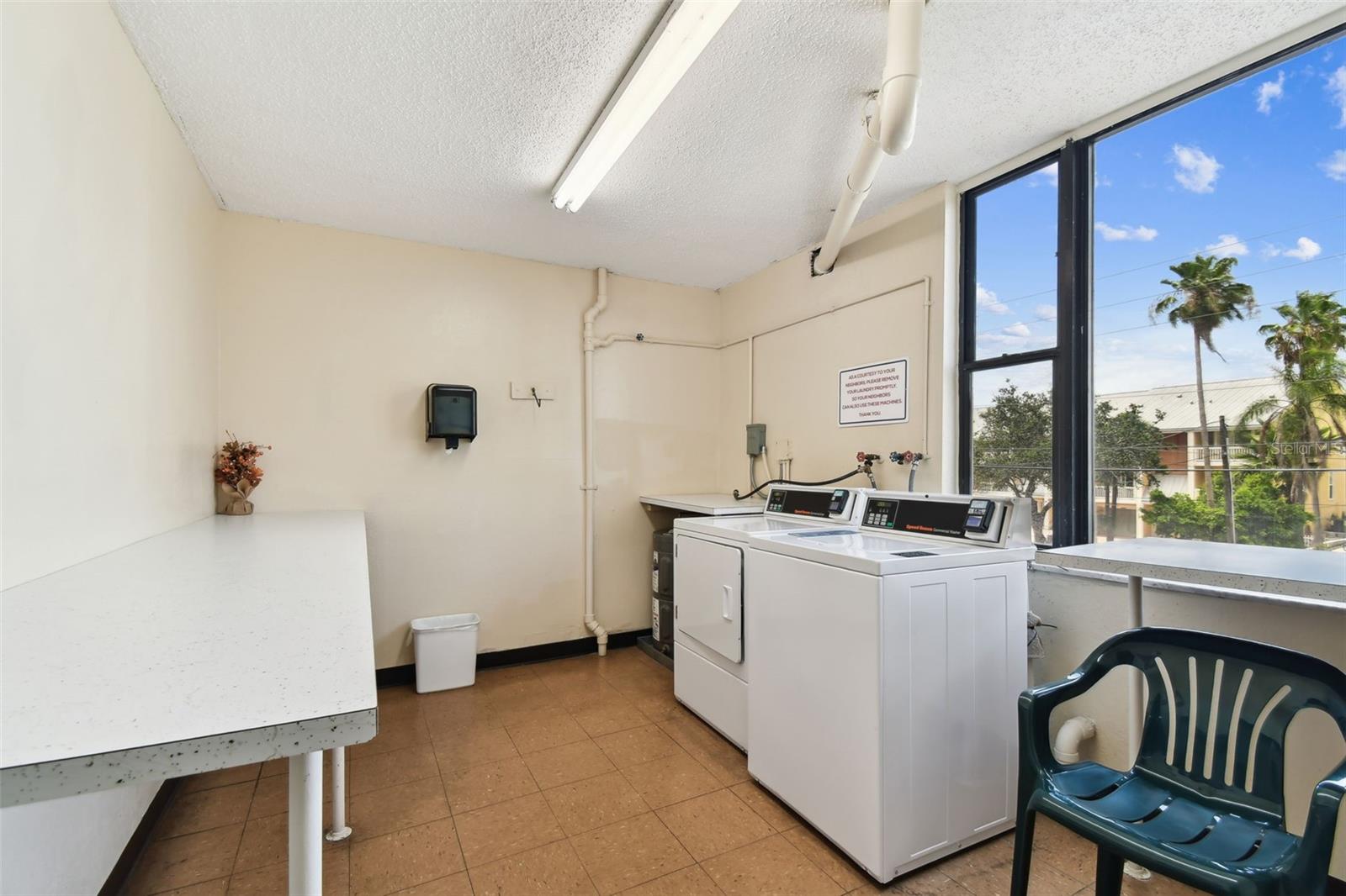 255 DOLPHIN PT #207, CLEARWATER BEACH, FL, 33767