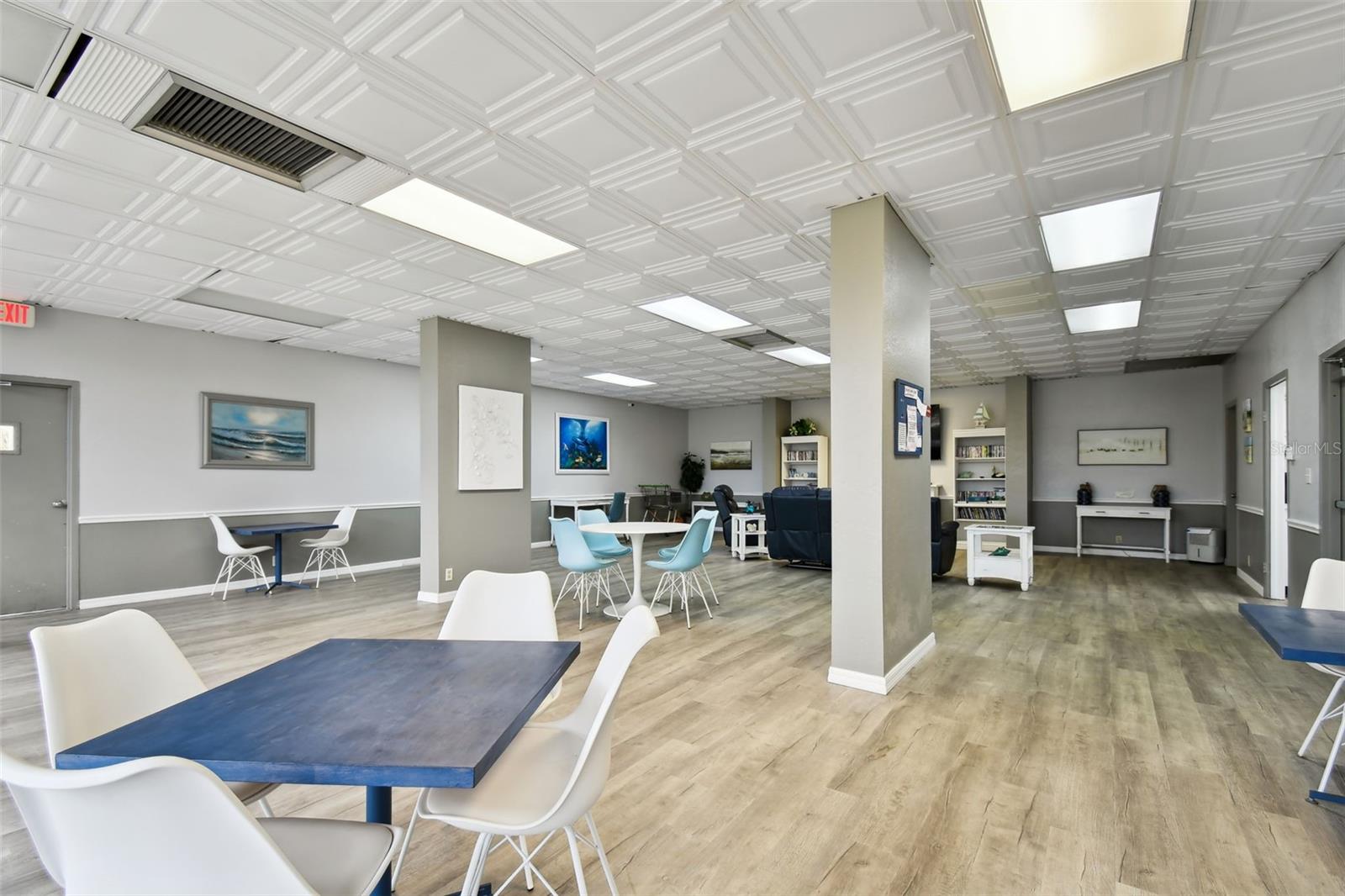 255 DOLPHIN PT #207, CLEARWATER BEACH, FL, 33767