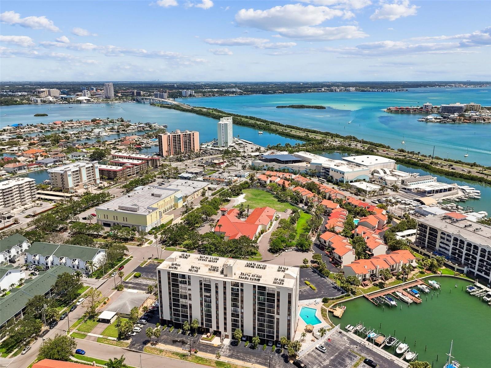 255 DOLPHIN PT #207, CLEARWATER BEACH, FL, 33767