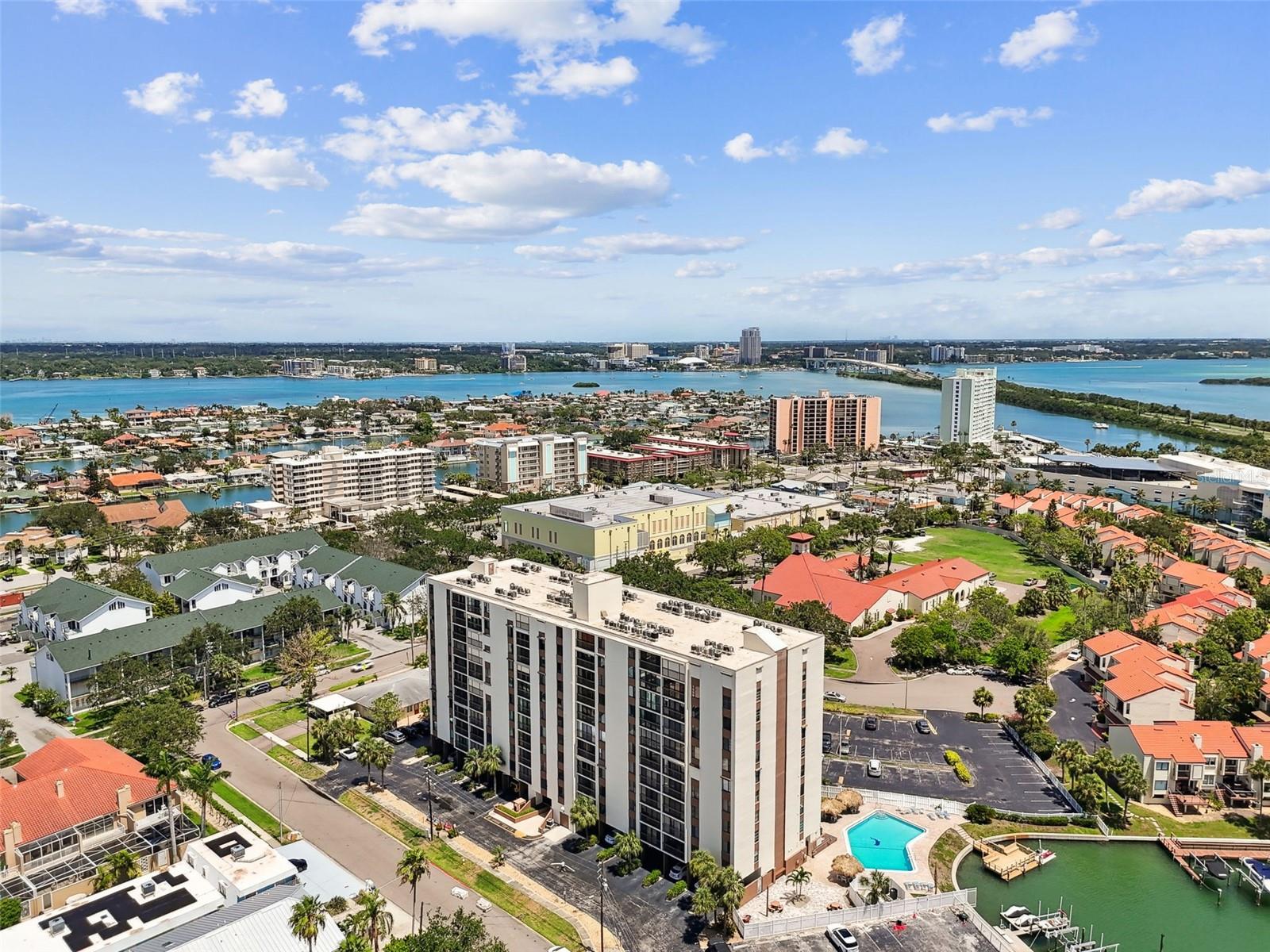 255 DOLPHIN PT #207, CLEARWATER BEACH, FL, 33767