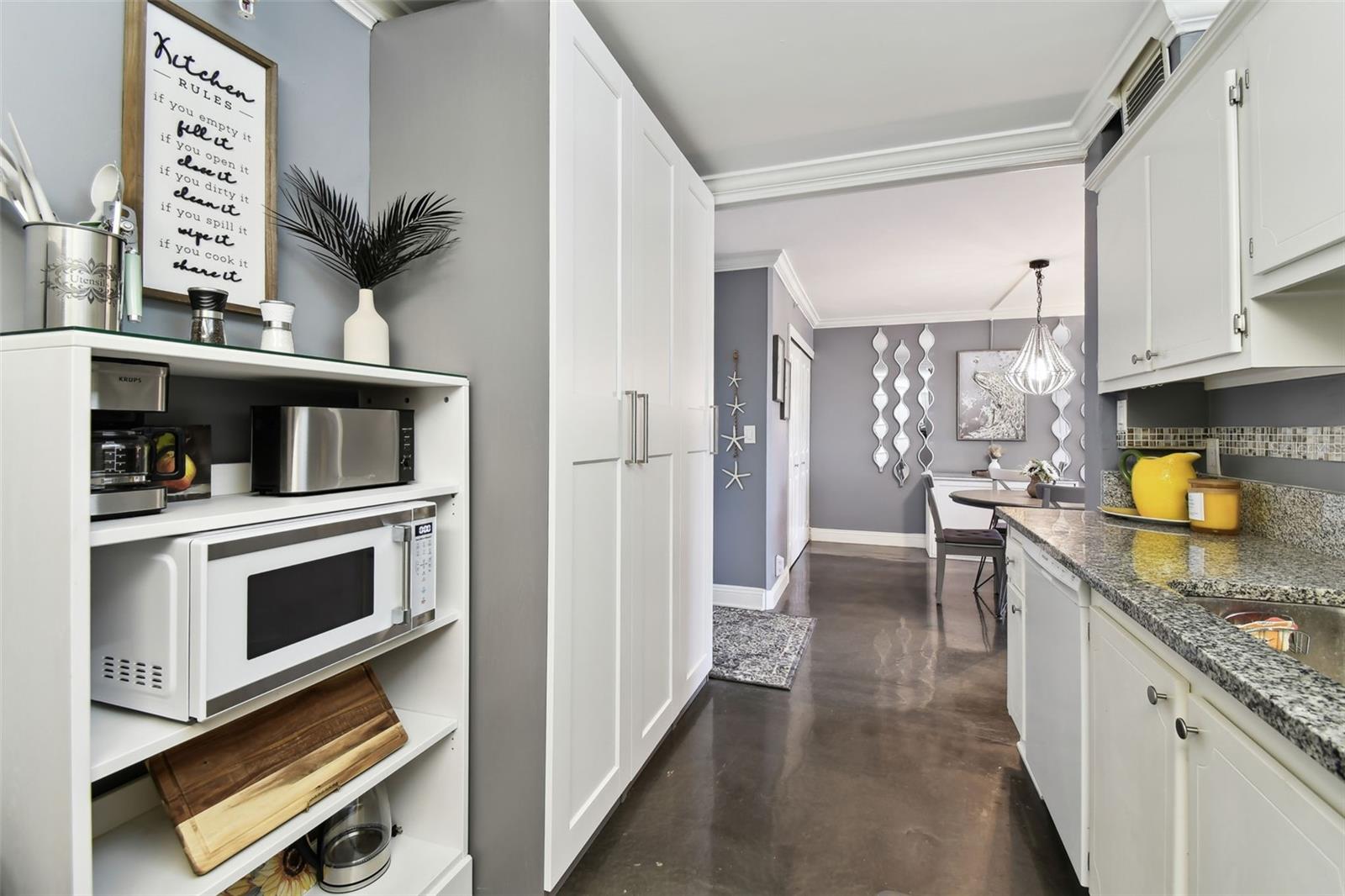 255 DOLPHIN PT #207, CLEARWATER BEACH, FL, 33767