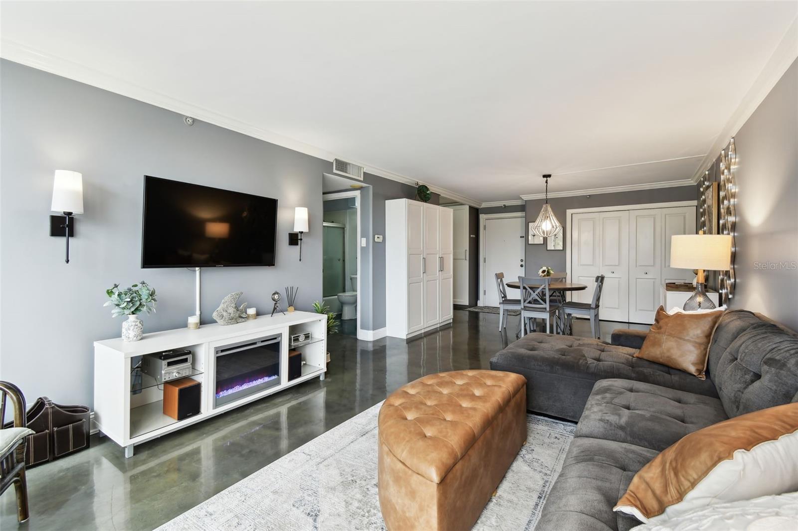 255 DOLPHIN PT #207, CLEARWATER BEACH, FL, 33767