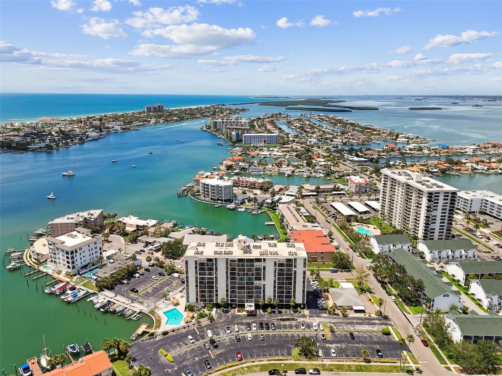 255 DOLPHIN PT #207, CLEARWATER BEACH, FL, 33767