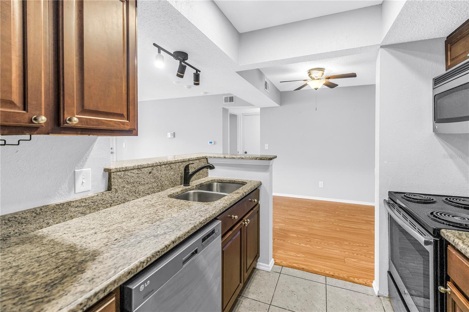 10200 GANDY BLVD N #807, ST PETERSBURG, FL, 33702