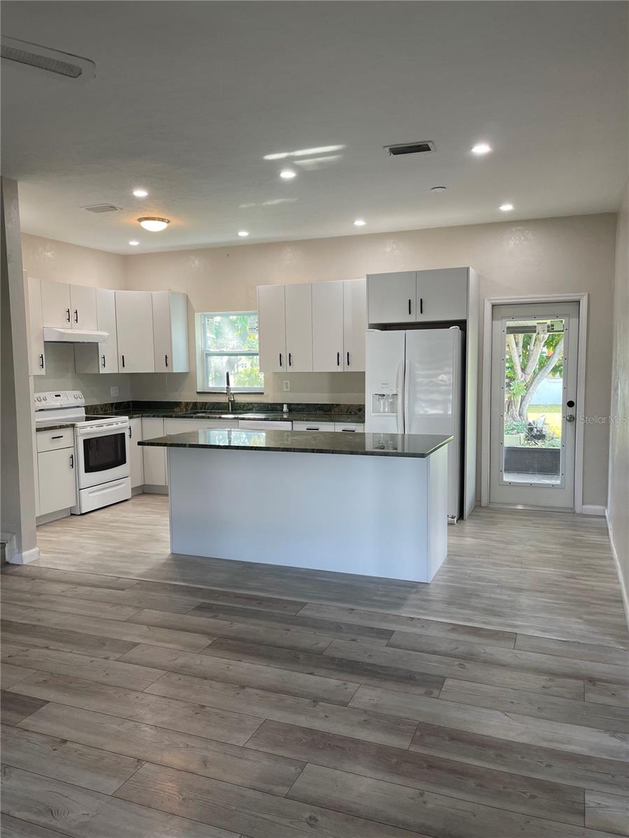 2171 BIRCHCREST BLVD, PORT CHARLOTTE, FL, 33952