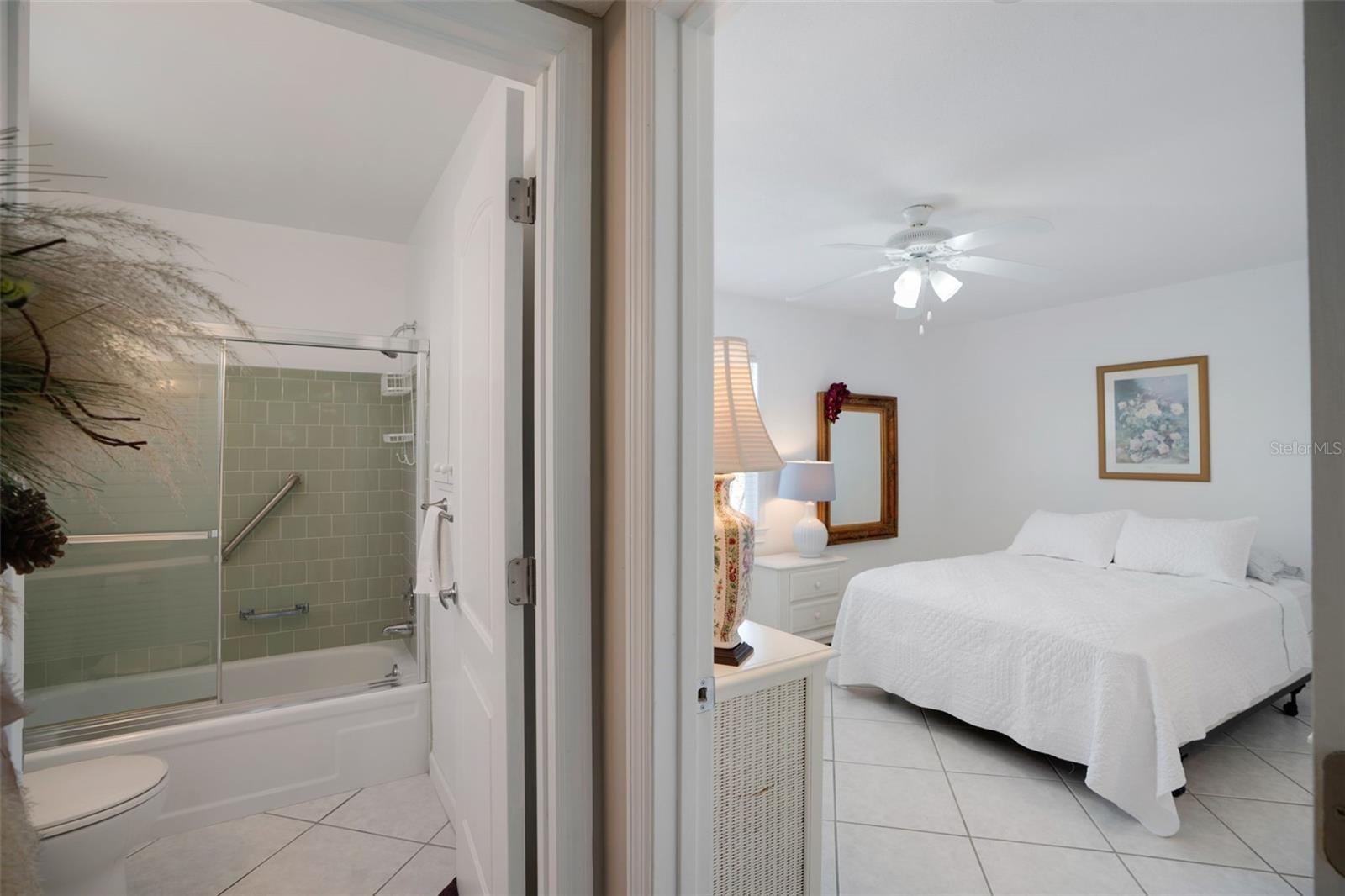2330 RIVERBLUFF PKWY #V245, SARASOTA, FL, 34231