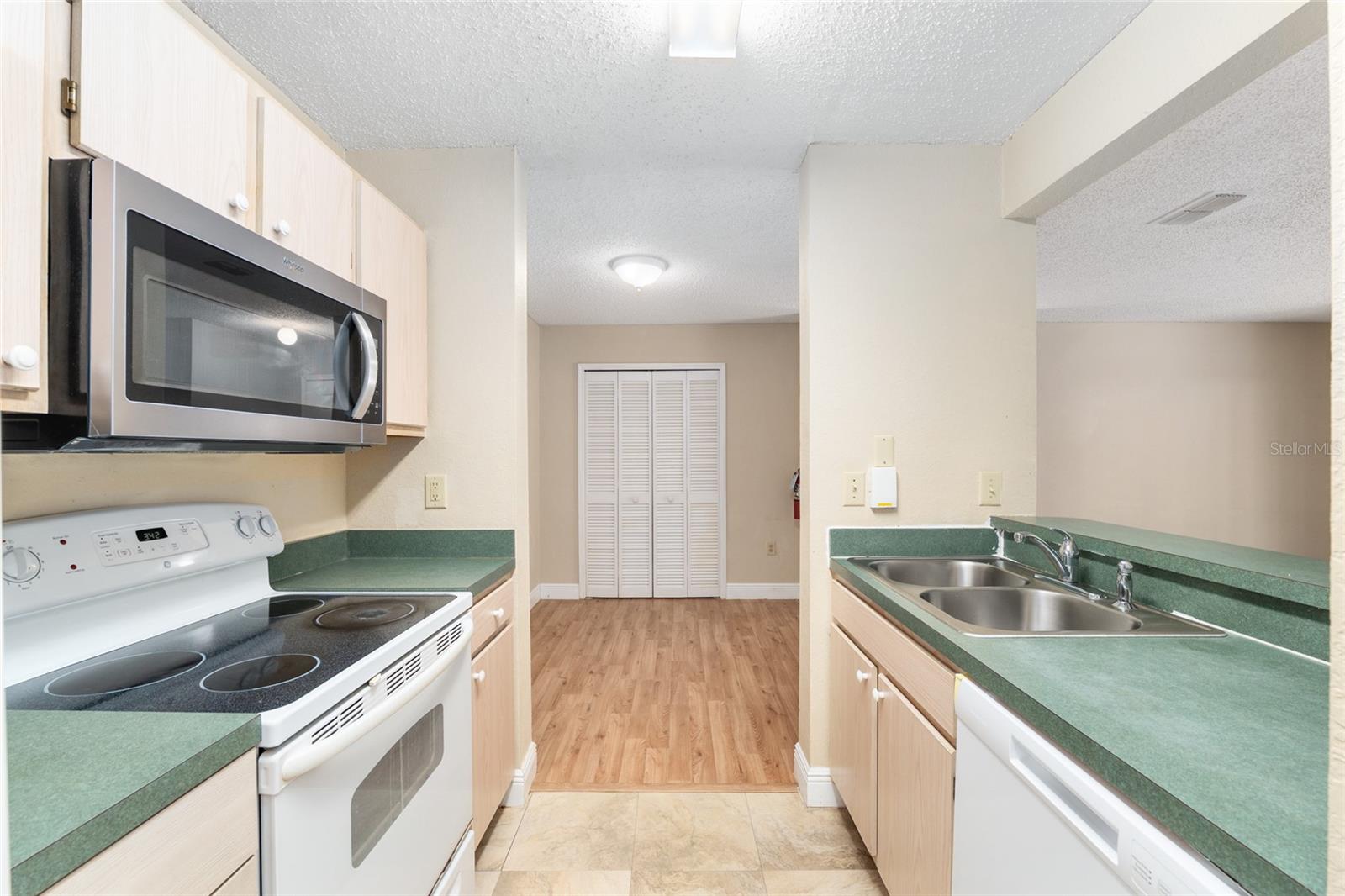 3705 SW 27TH ST #214, GAINESVILLE, FL, 32608