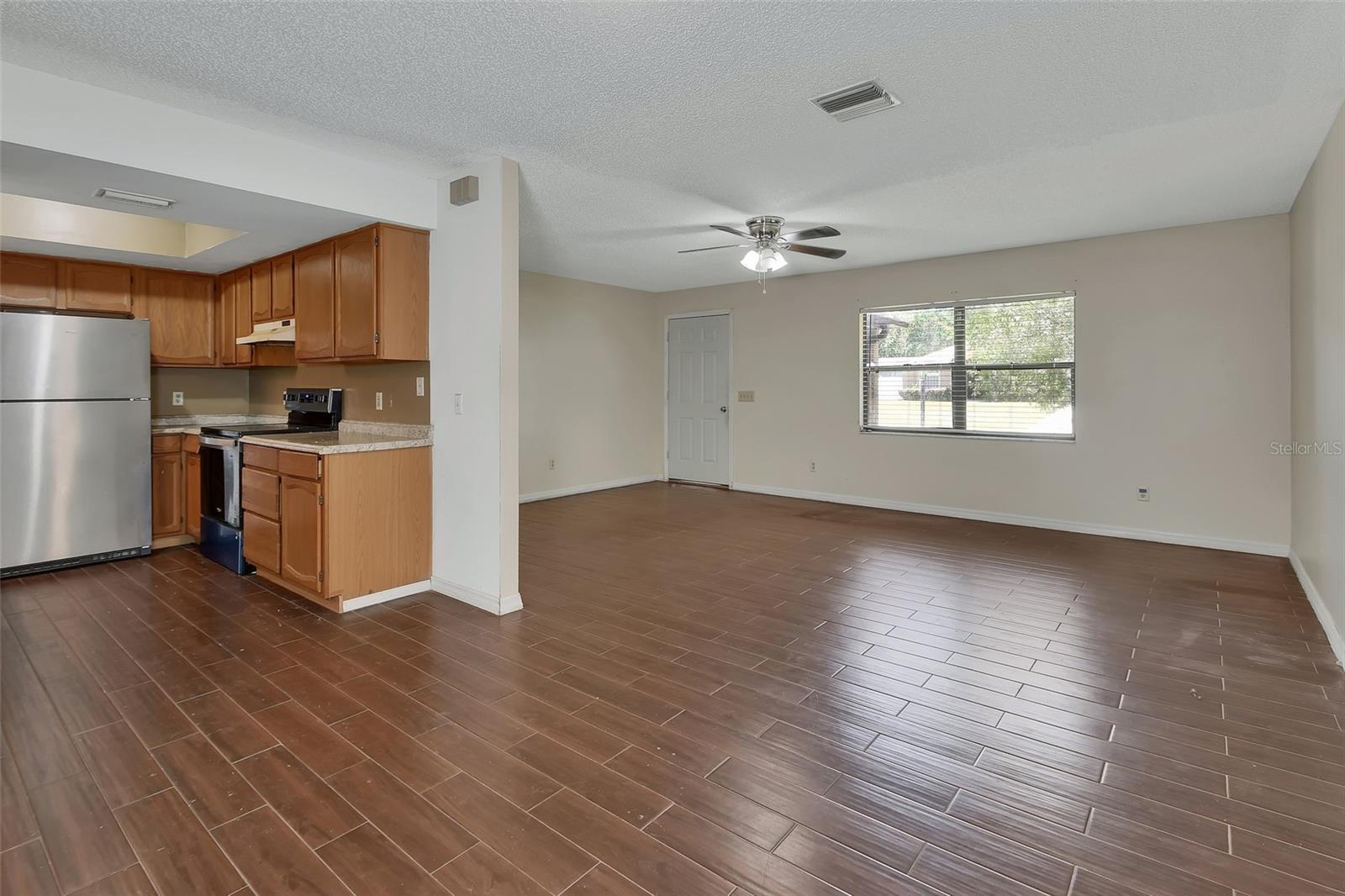 552 S ANNAPOLIS DR, DELTONA, FL, 32725