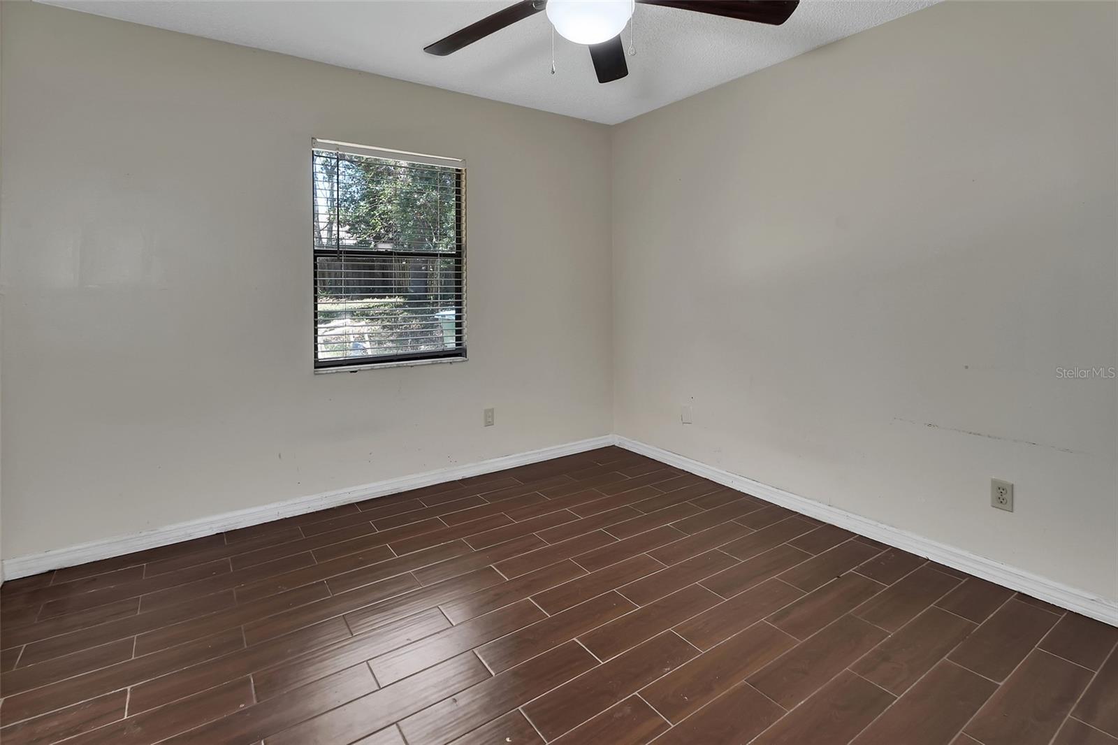 552 S ANNAPOLIS DR, DELTONA, FL, 32725