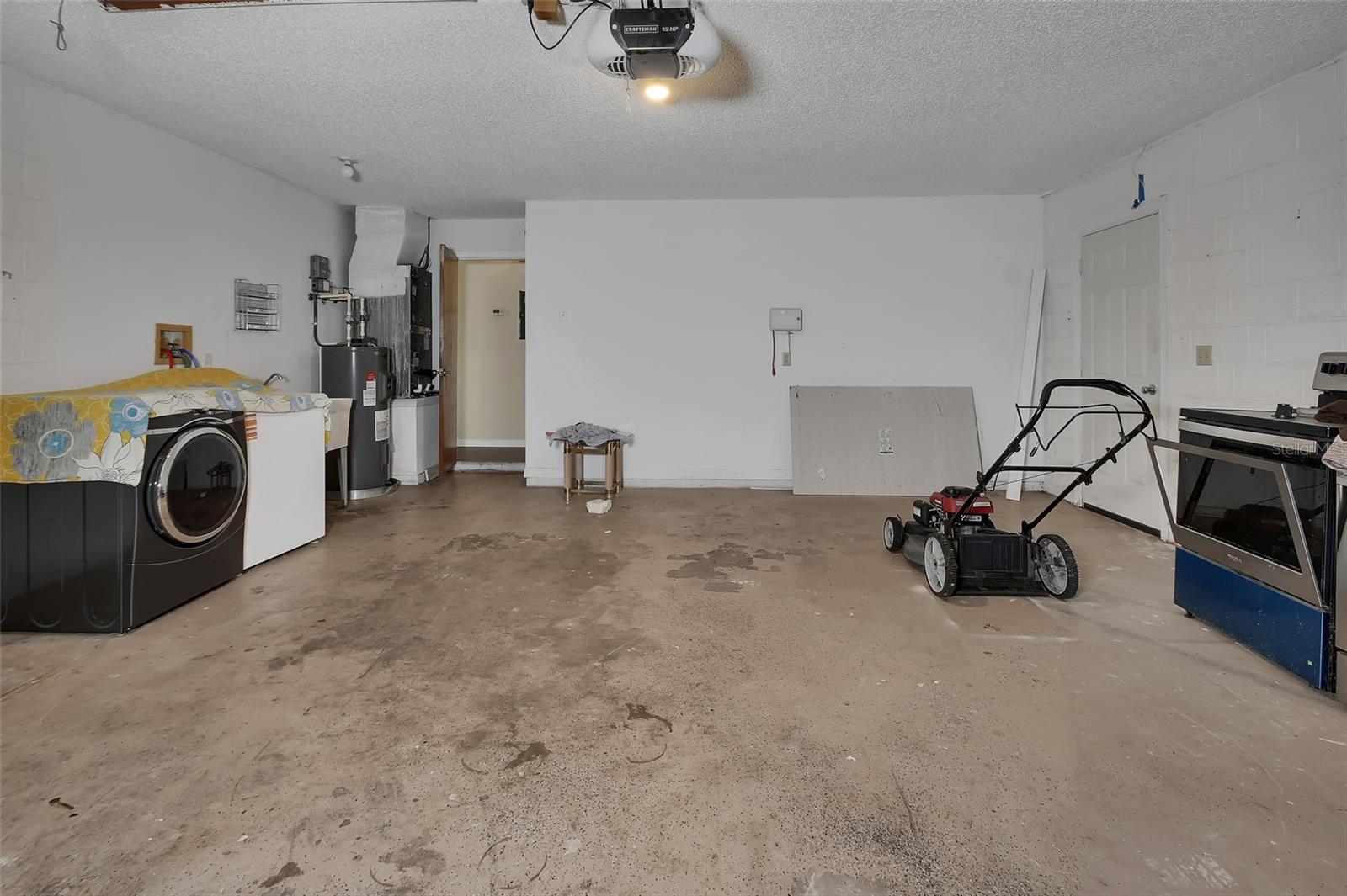 552 S ANNAPOLIS DR, DELTONA, FL, 32725