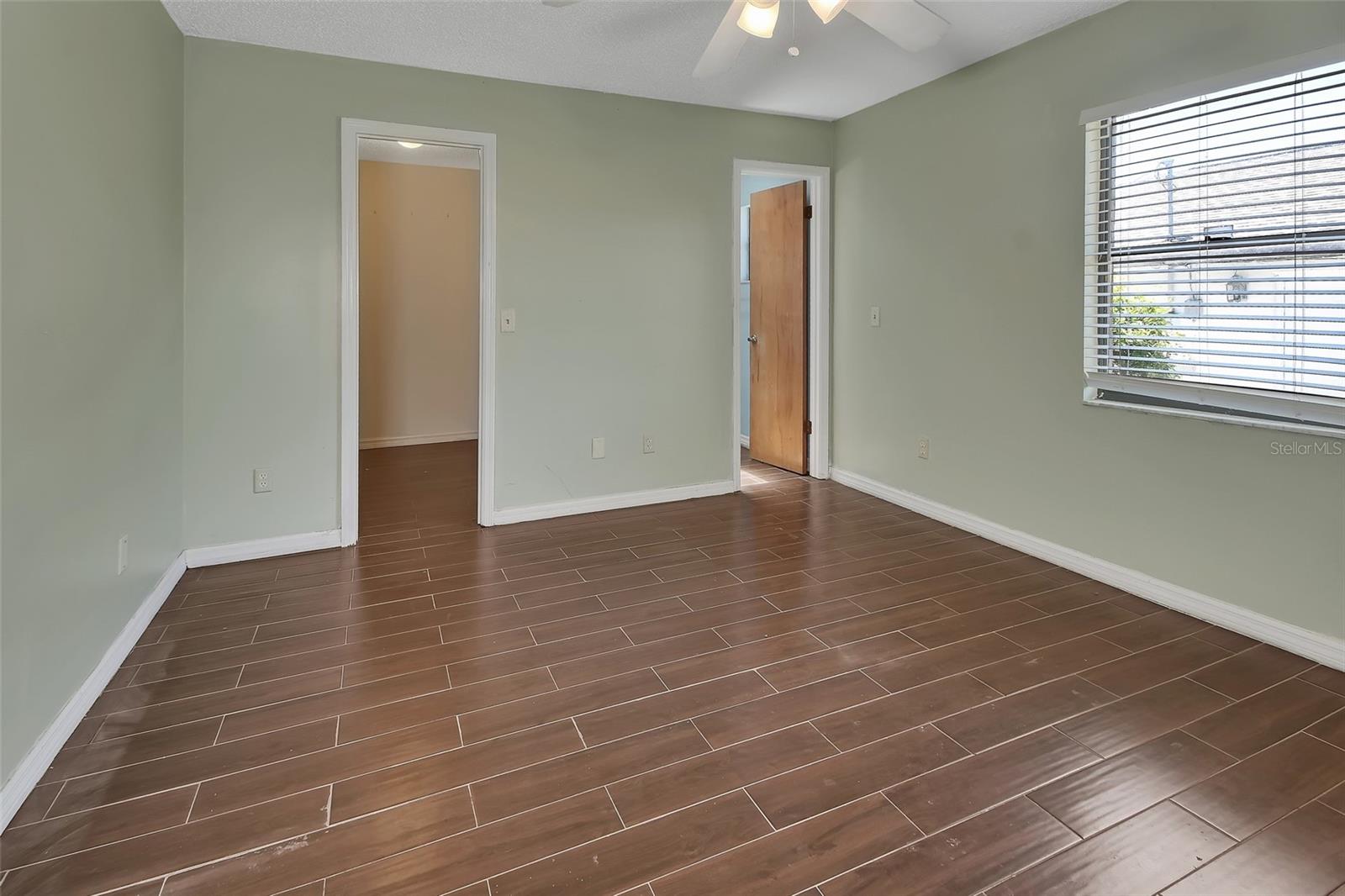 552 S ANNAPOLIS DR, DELTONA, FL, 32725