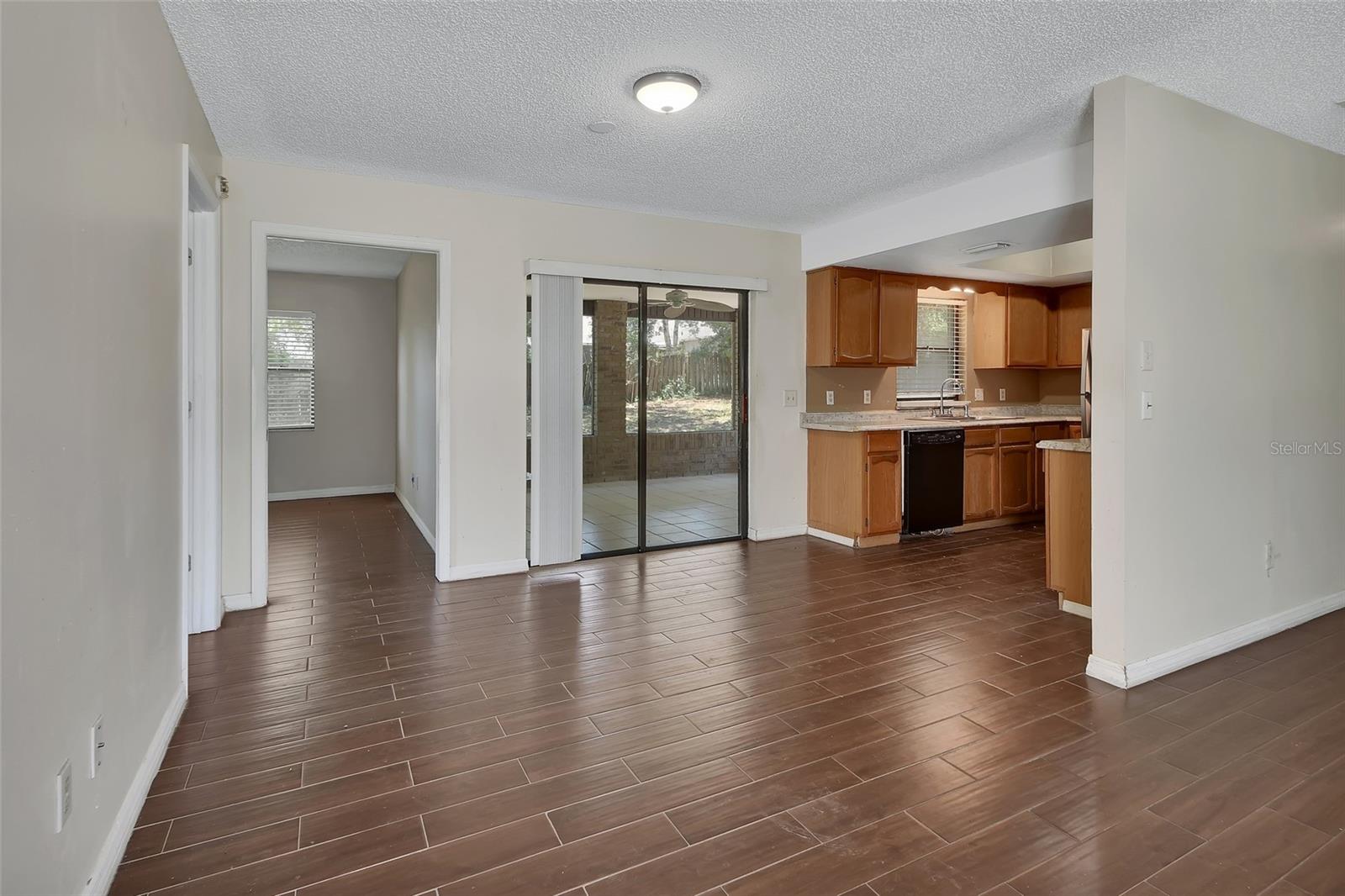552 S ANNAPOLIS DR, DELTONA, FL, 32725