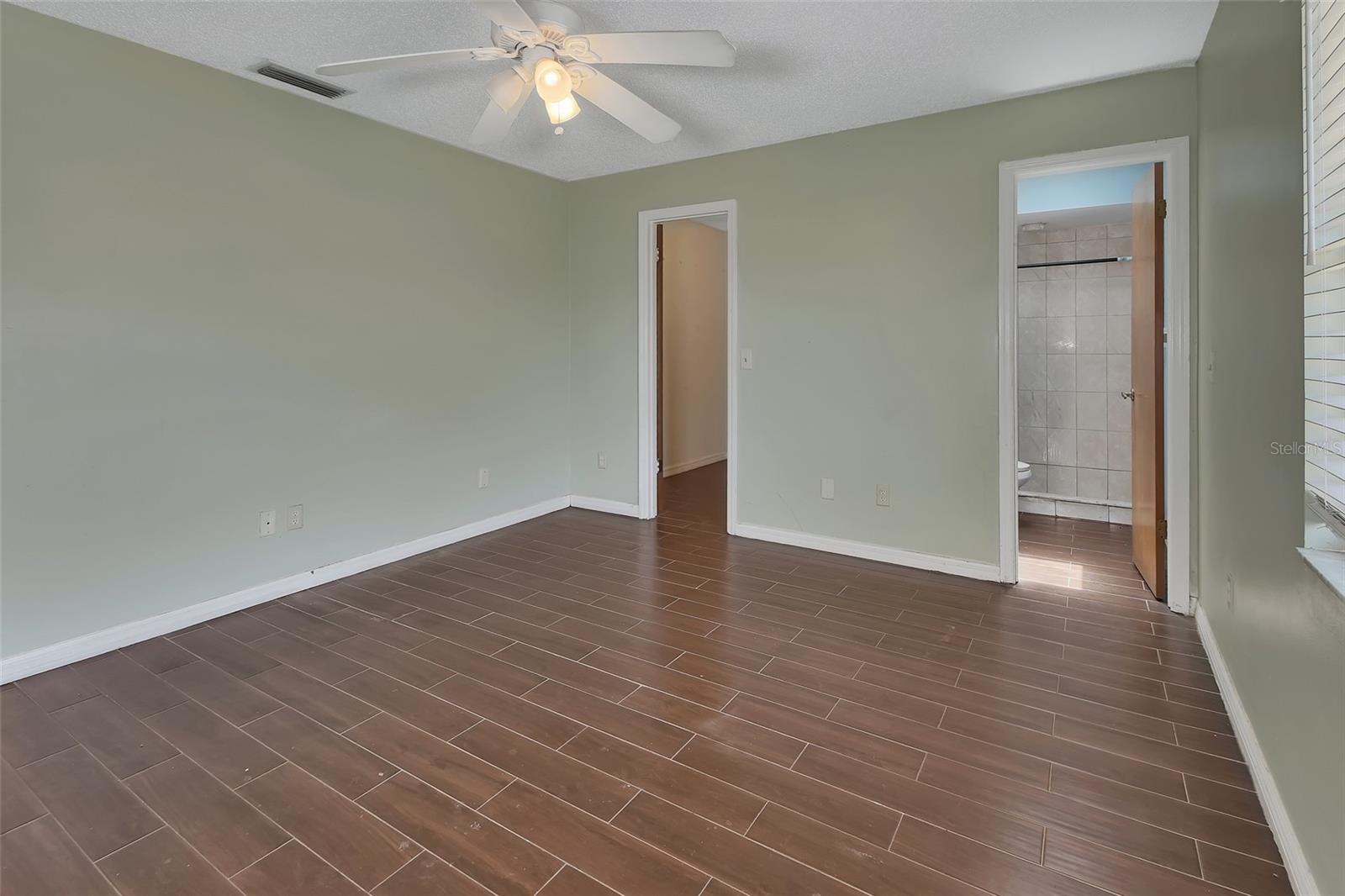 552 S ANNAPOLIS DR, DELTONA, FL, 32725
