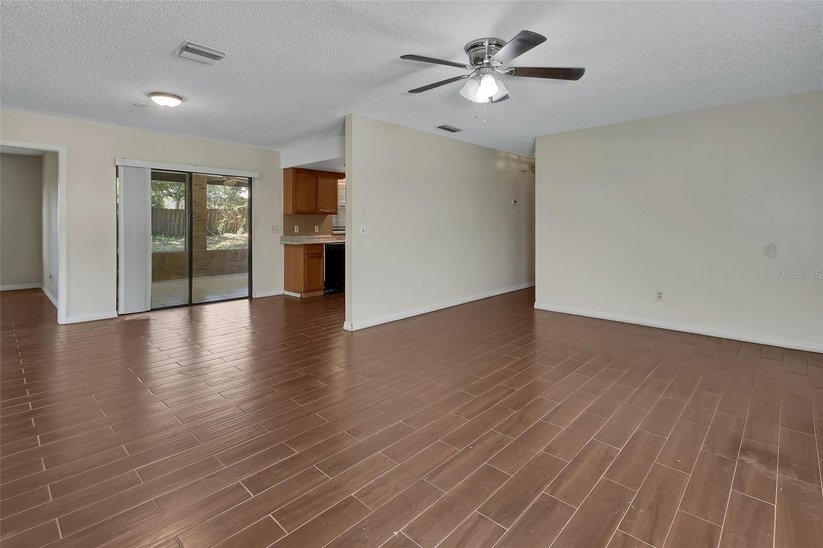 552 S ANNAPOLIS DR, DELTONA, FL, 32725
