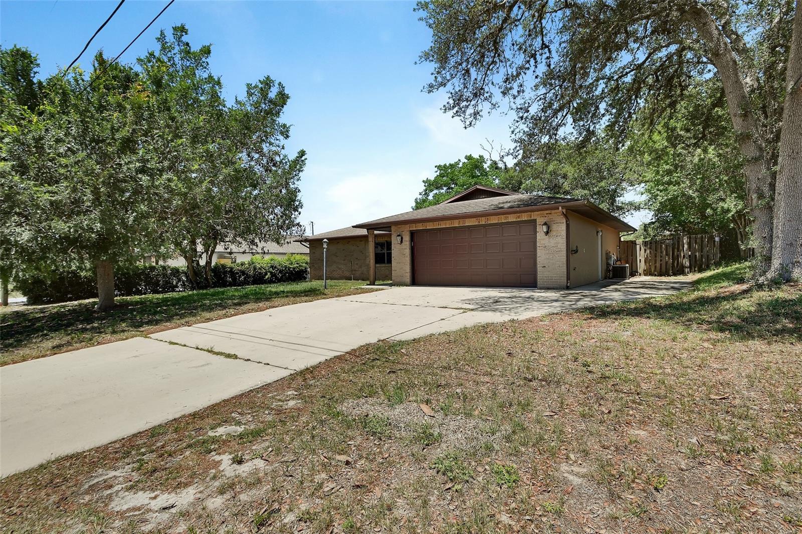 552 S ANNAPOLIS DR, DELTONA, FL, 32725