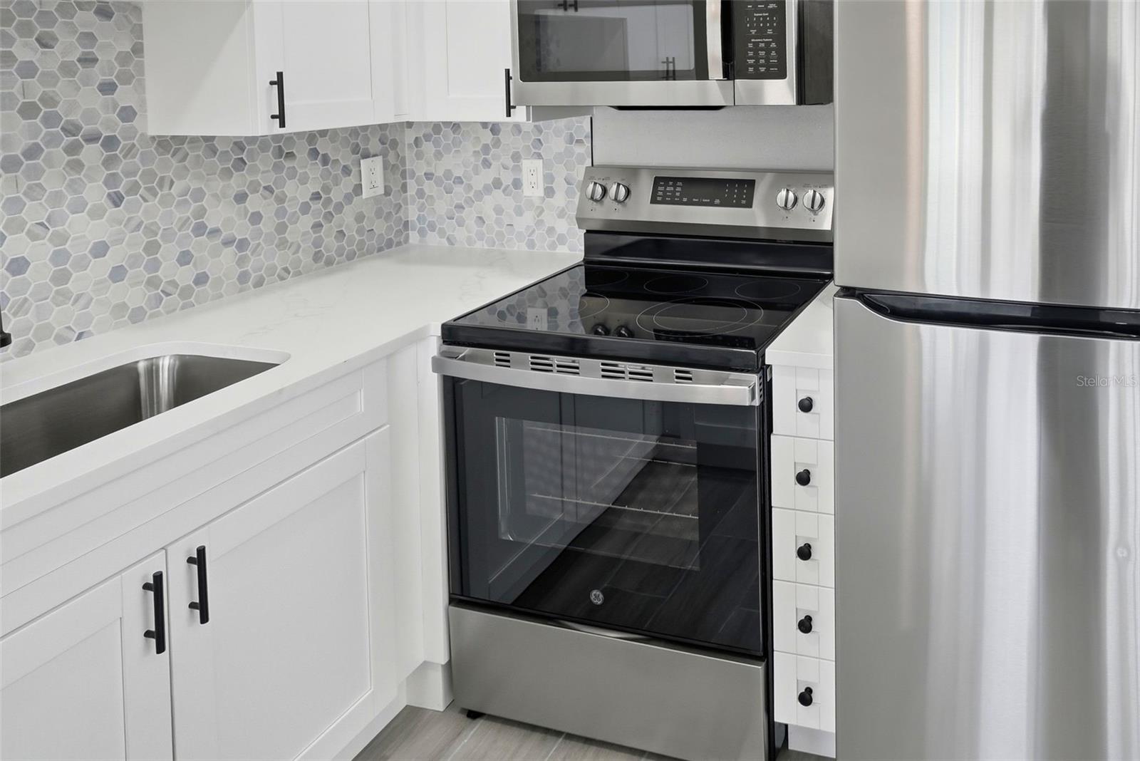 14906 N BAYSHORE DR, MADEIRA BEACH, FL, 33708