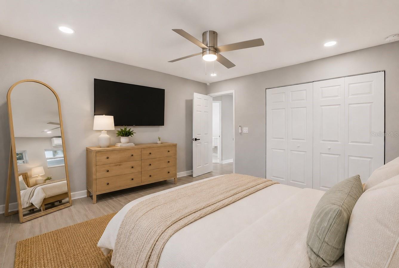 14906 N BAYSHORE DR, MADEIRA BEACH, FL, 33708