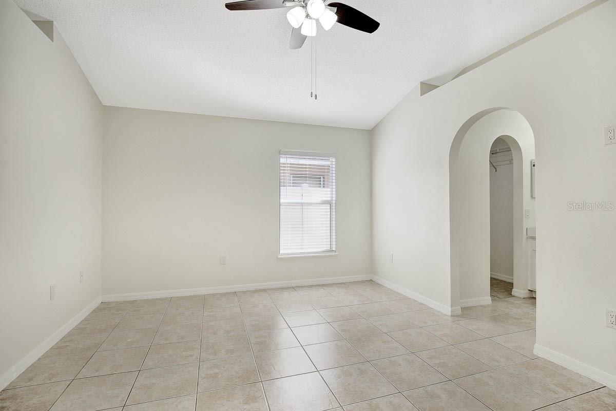 13715 GENTLE WOODS AVE, RIVERVIEW, FL, 33569