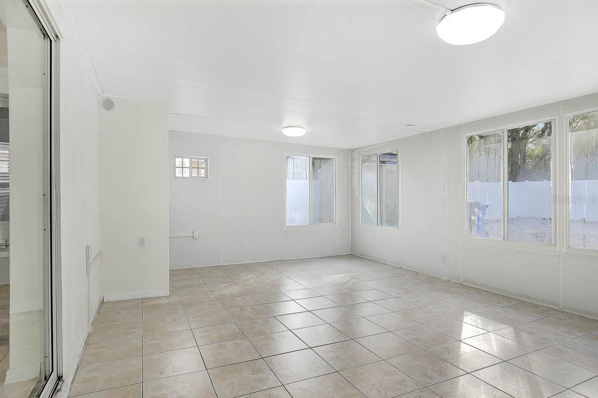 13715 GENTLE WOODS AVE, RIVERVIEW, FL, 33569